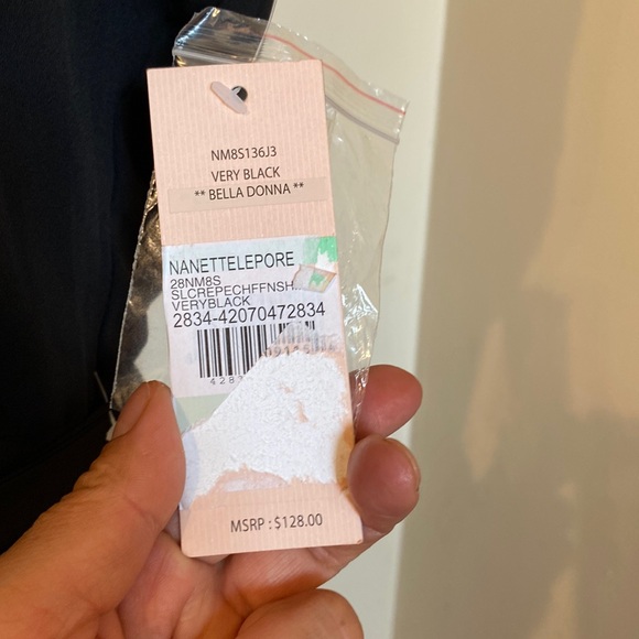 Black sleeveless elegant dress. - Picture 9 of 17